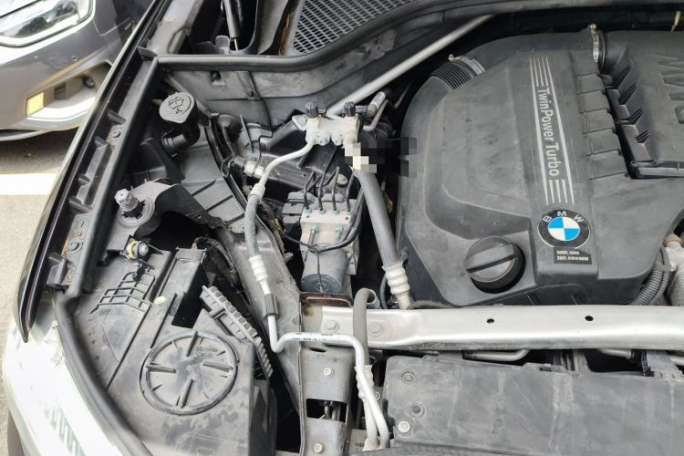 Used BMW X5  Engine Bay Right