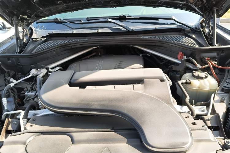 Used BMW X5 2017 xDrive28i Engine Bay