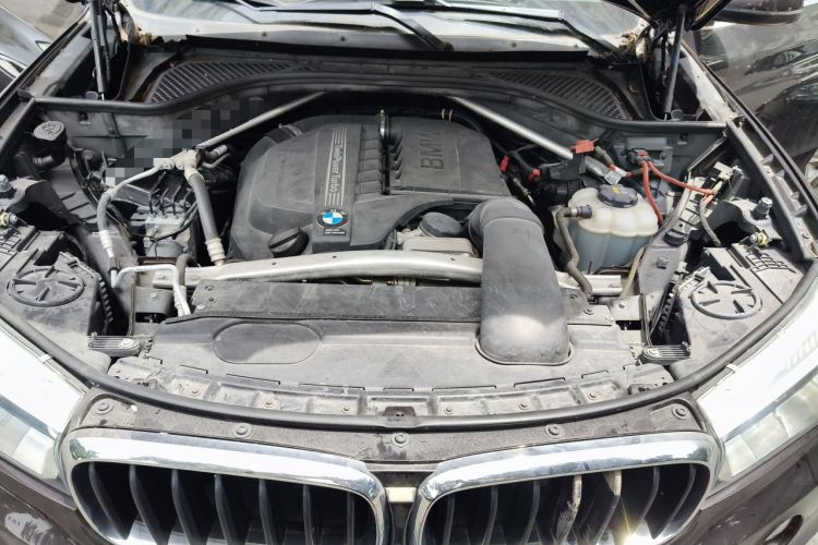 Used BMW X5  Engine Bay