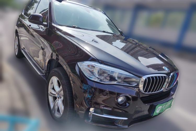 Used BMW X5 2017 xDrive28i Front Right 45 Deg