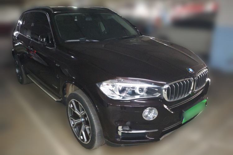 Used BMW X5 2017 xDrive28i Front Right 45 Deg