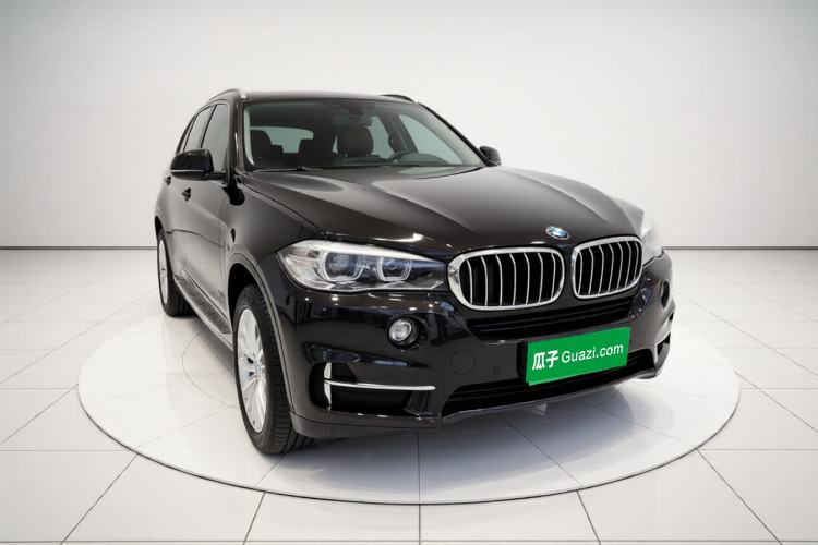 Used BMW X5 2017 xDrive28i Front Right 45 Deg