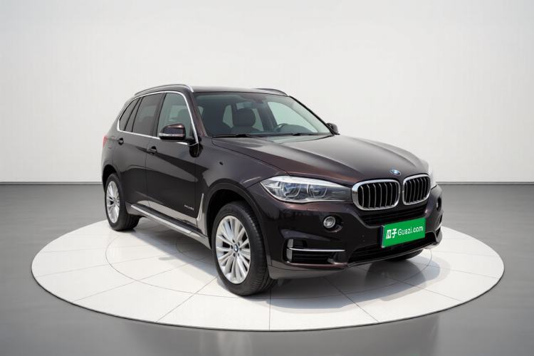Used BMW X5 2017 xDrive28i Front Right 45 Deg