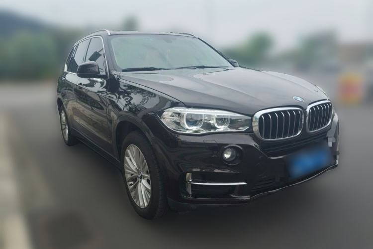 Used BMW X5 2017 xDrive28i Front Right 45 Deg