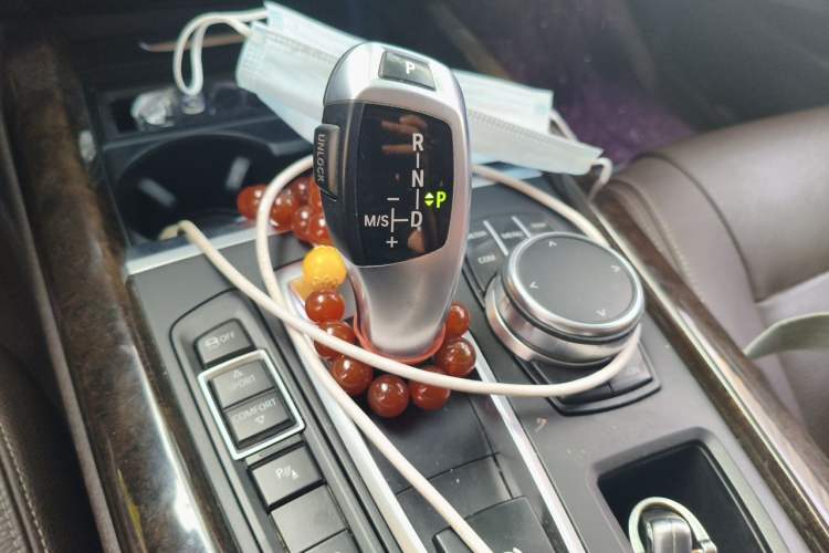Used BMW X5 2017 xDrive35i Elegant Edition Gear Lever