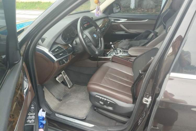 Used BMW X5 2017 xDrive28i Left Front Seat
