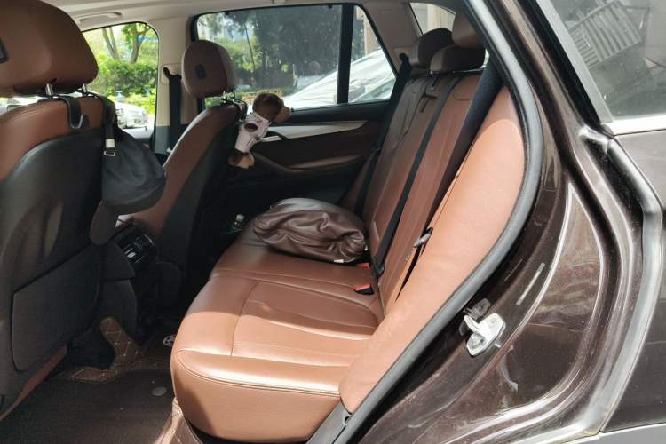 Used BMW X5  Left Rear Seat