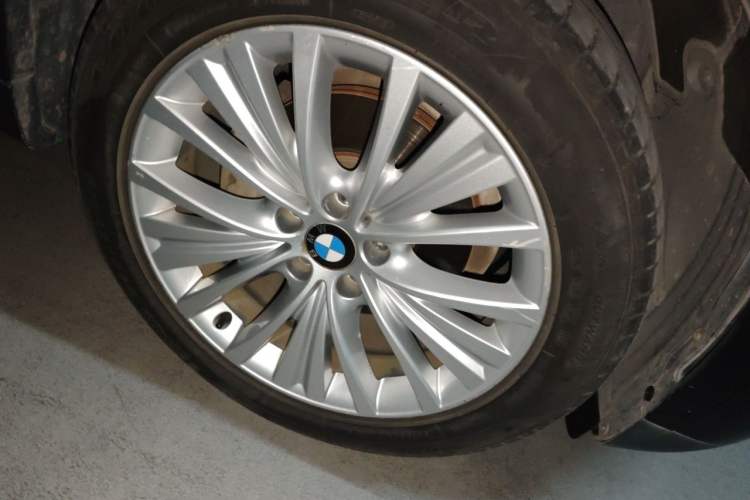 Used BMW X5 2017 xDrive28i Right Front Wheel Hub