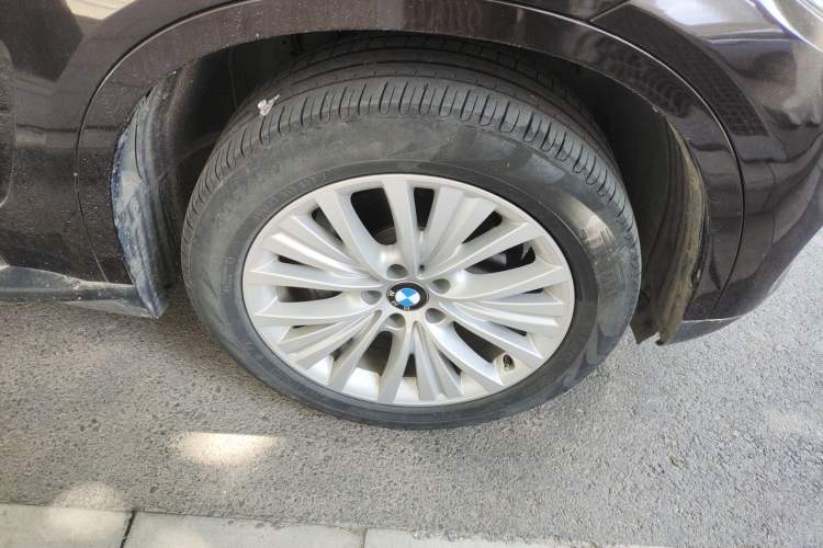 Used BMW X5 2017 xDrive28i Right Front Wheel Hub
