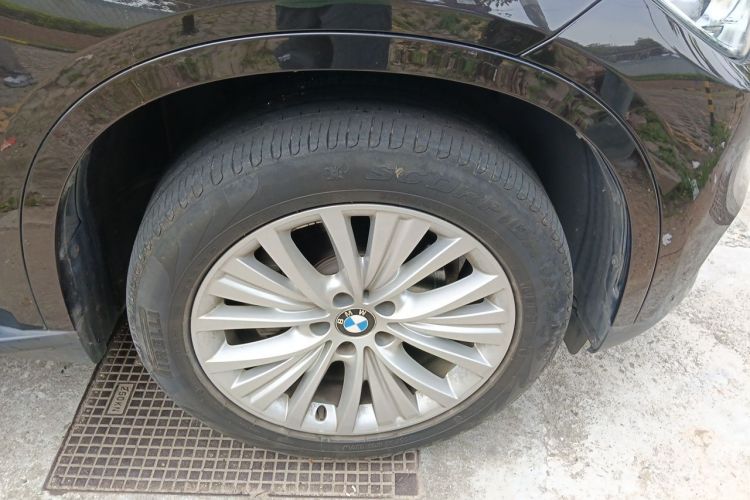 Used BMW X5 2017 xDrive28i Right Front Wheel Hub