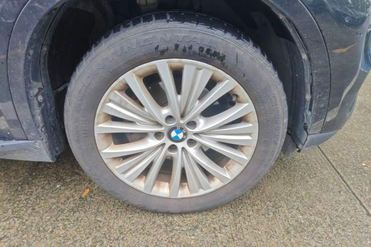 Used BMW X5 2017 xDrive28i Right Front Wheel Hub