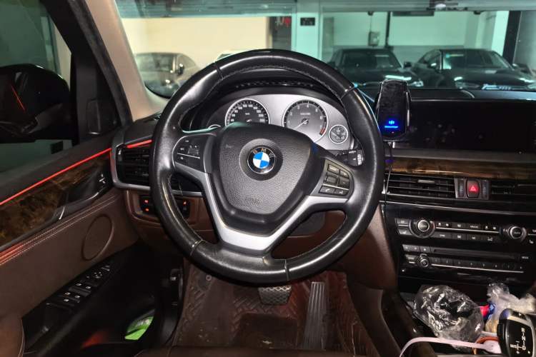 Used BMW X5 2017 xDrive35i Elegant Edition Steering Wheel