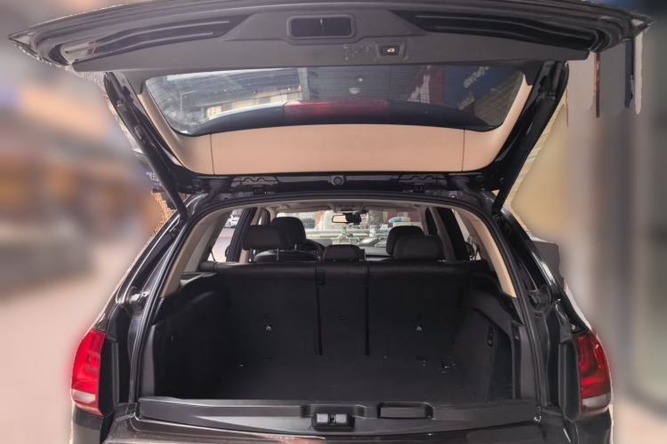 Used BMW X5 2017 xDrive28i Trunk