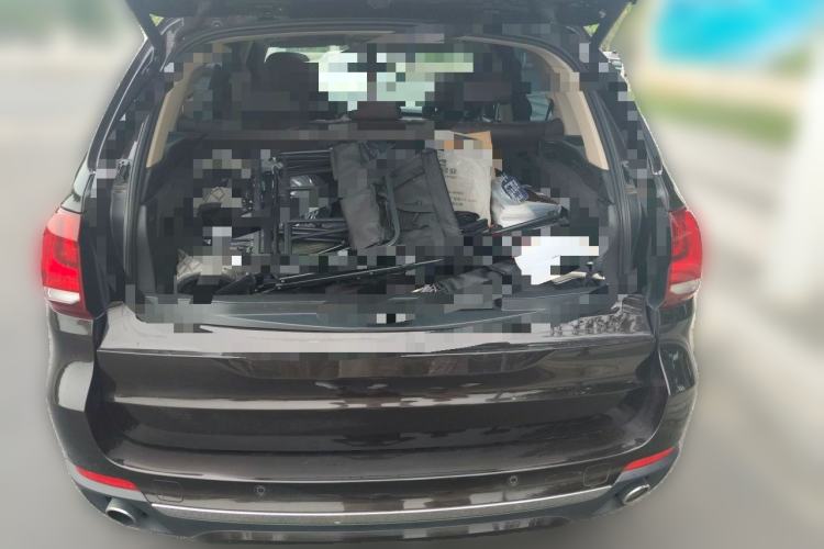 Used BMW X5 2017 xDrive28i Trunk