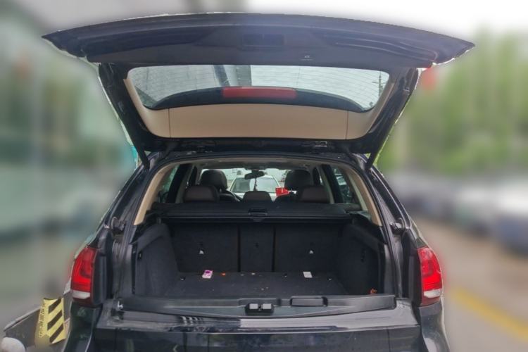Used BMW X5 2017 xDrive28i Trunk