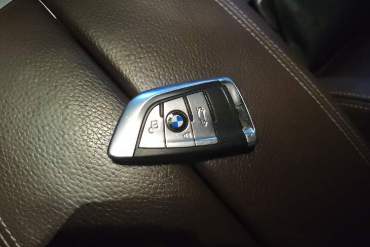 Used BMW X5 2017 xDrive28i Vehicle Key