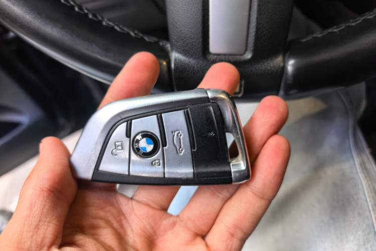 Used BMW X5 2017 xDrive28i Vehicle Key