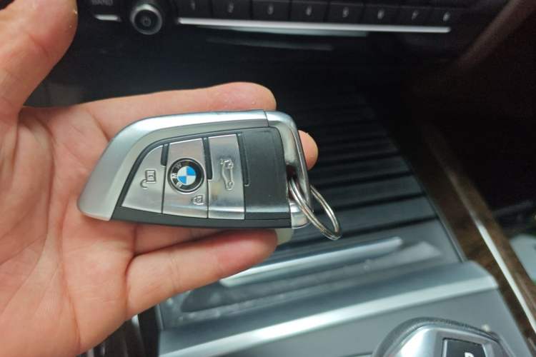 Used BMW X5 2017 xDrive28i Vehicle Key