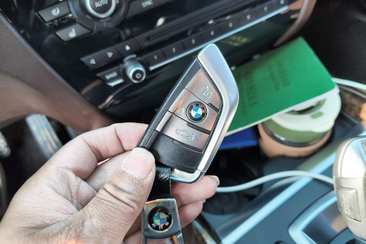Used BMW X5 2017 xDrive28i Vehicle Key