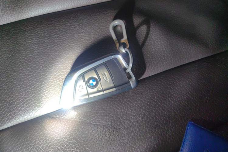 Used BMW X5 2017 xDrive28i Vehicle Key