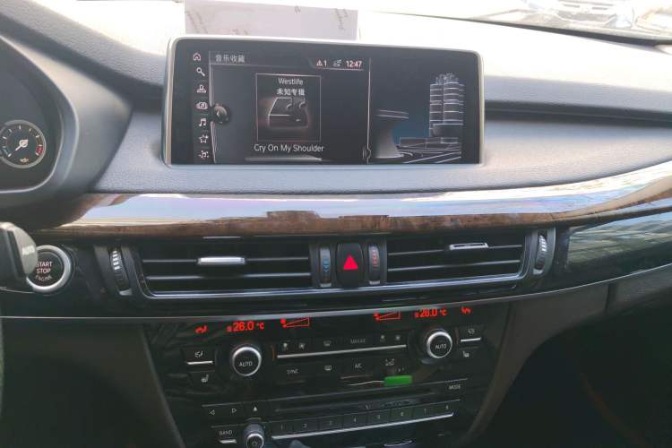 Used BMW X5 2017 xDrive28i Audio And AC Panel