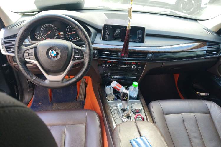 Used BMW X5 2017 xDrive28i Center Console