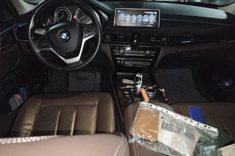 Used BMW X5 2017 xDrive28i Center Console