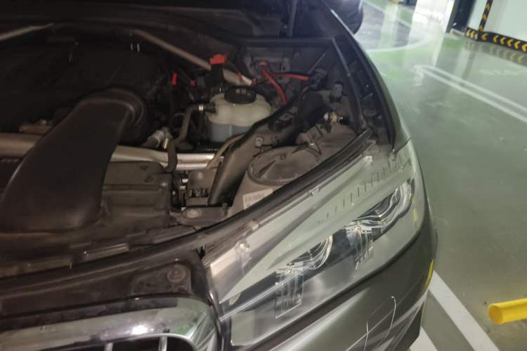 Used BMW X5 2017 xDrive35i Elegant Edition Engine Bay Left
