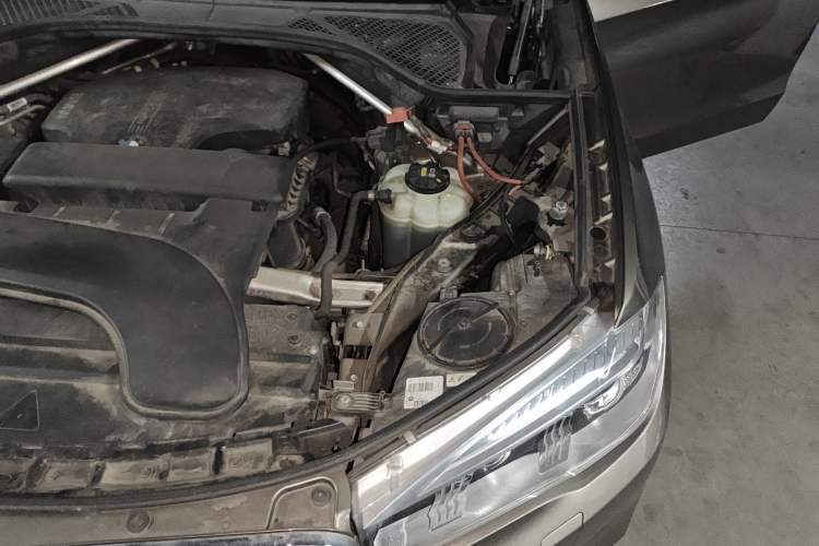 Used BMW X5 2017 xDrive28i Engine Bay Left