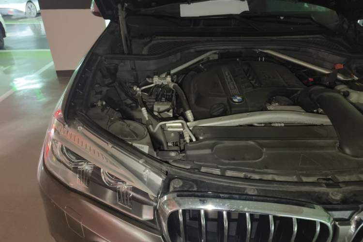 Used BMW X5 2017 xDrive35i Elegant Edition Engine Bay Right