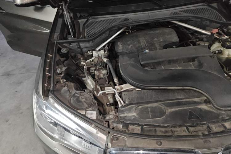 Used BMW X5 2017 xDrive28i Engine Bay Right