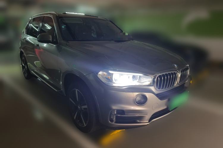 Used BMW X5 2017 xDrive35i Elegant Edition Front Right 45 Deg