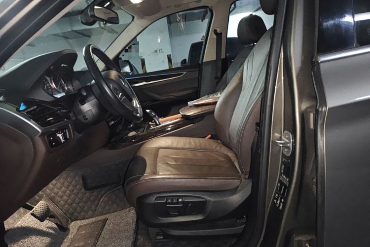 Used BMW X5 2017 xDrive28i Left Front Seat