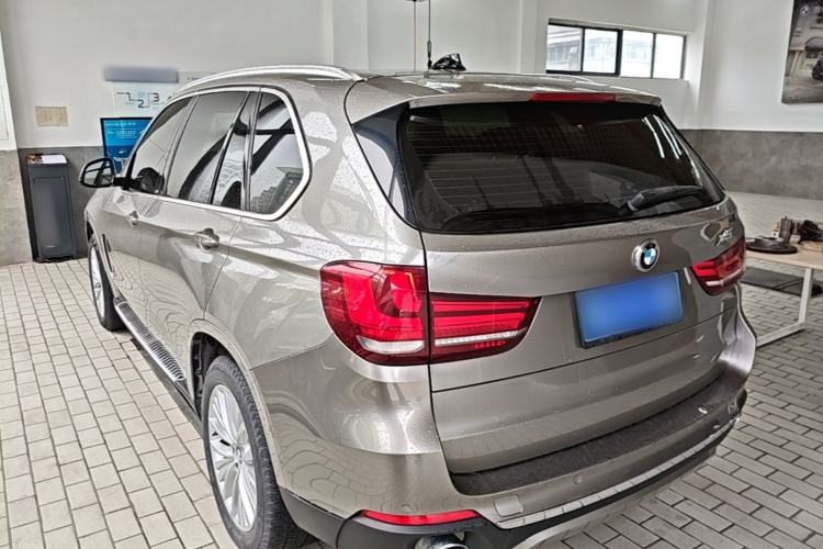 Used BMW X5 2017 xDrive28i Rear Left 45 Deg