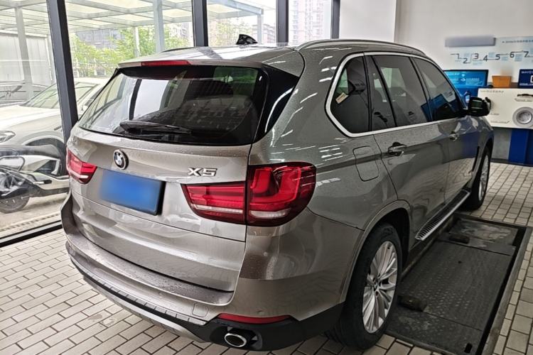 Used BMW X5 2017 xDrive28i Rear Right 45 Deg