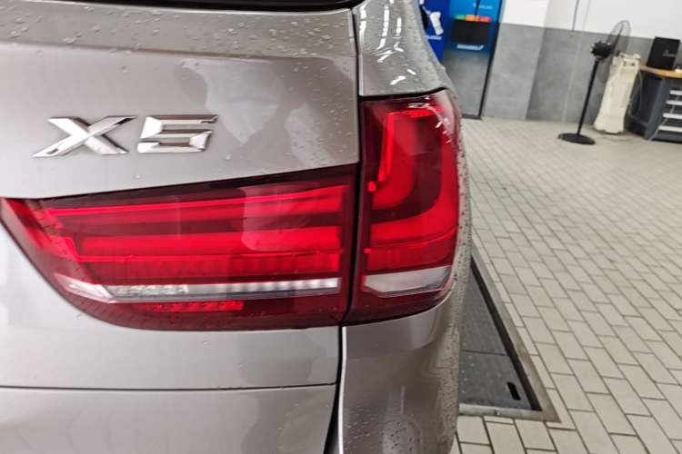 Used BMW X5 2017 xDrive28i Right Rear Taillight