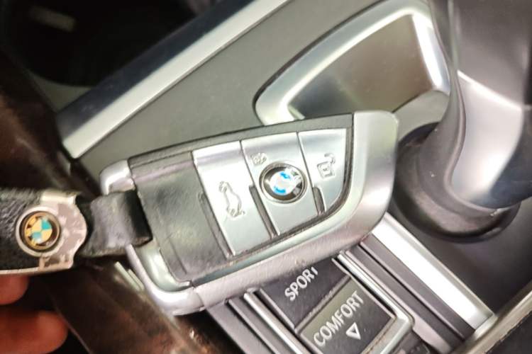 Used BMW X5 2017 xDrive28i Vehicle Key