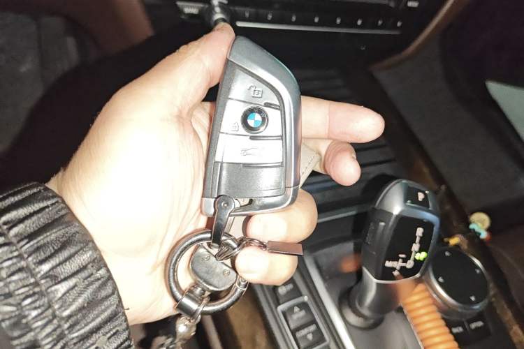 Used BMW X5 2017 xDrive28i Vehicle Key