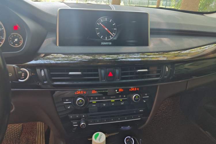 Used BMW X5 2017 xDrive28i Audio And AC Panel