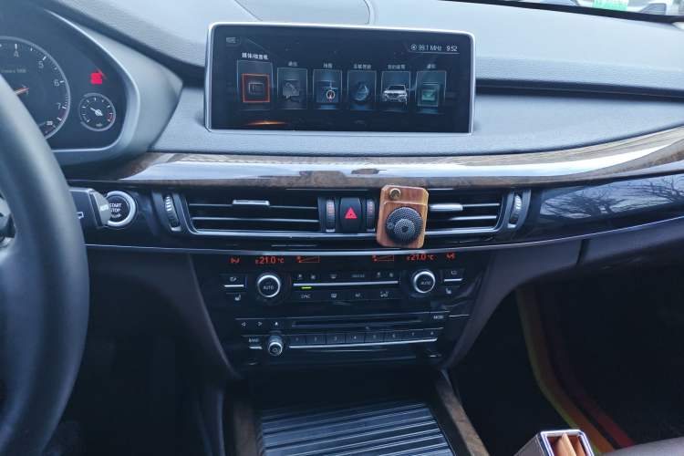 Used BMW X5 2017 xDrive35i Elegant Edition Audio And AC Panel