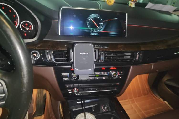 Used BMW X5 2017 xDrive28i Audio And AC Panel