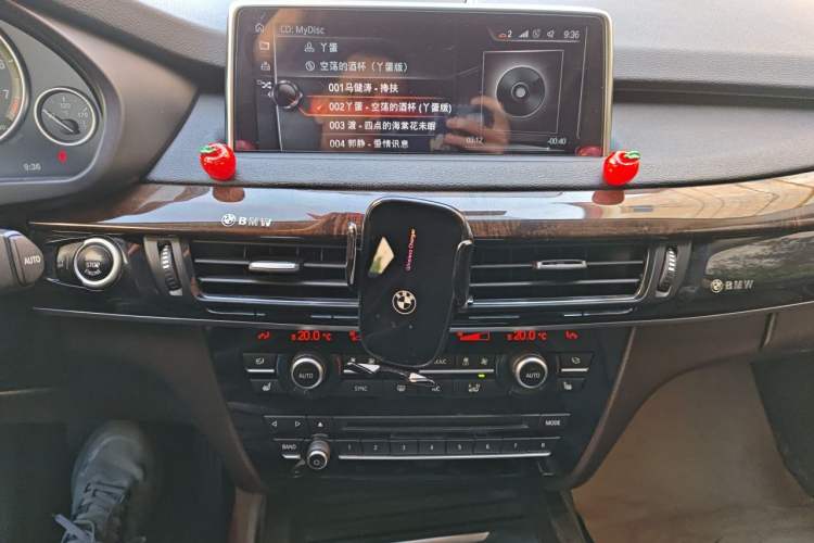 Used BMW X5 2017 xDrive28i Audio And AC Panel