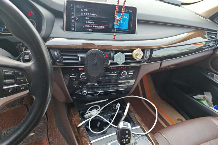 Used BMW X5 2017 xDrive28i Audio And AC Panel