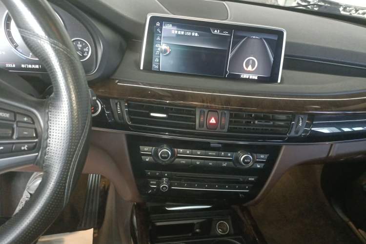 Used BMW X5 2017 xDrive28i Audio And AC Panel