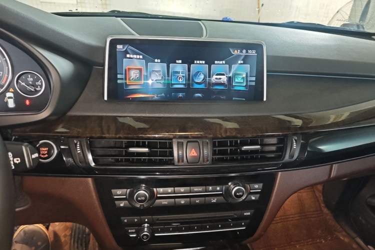 Used BMW X5 2017 xDrive28i Audio And AC Panel