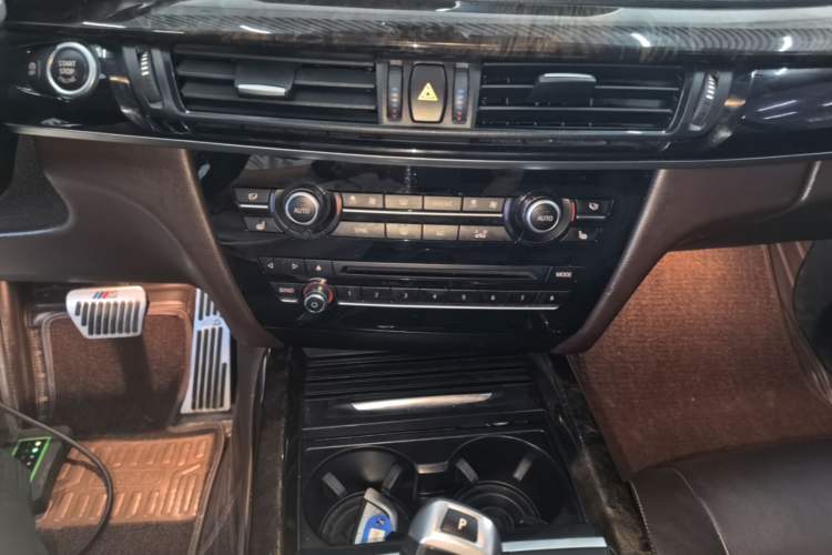 Used BMW X5 2017 xDrive35i Elegant Edition Audio And AC Panel