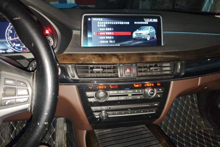 Used BMW X5 2017 xDrive28i Audio And AC Panel