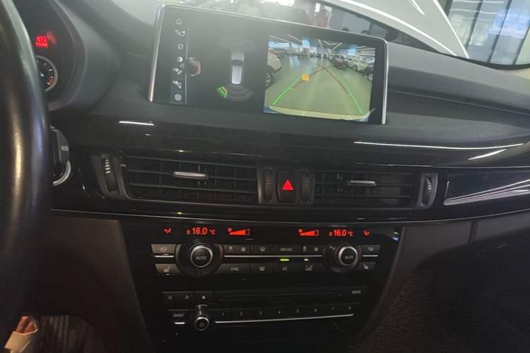 Used BMW X5 2017 xDrive28i Audio And AC Panel