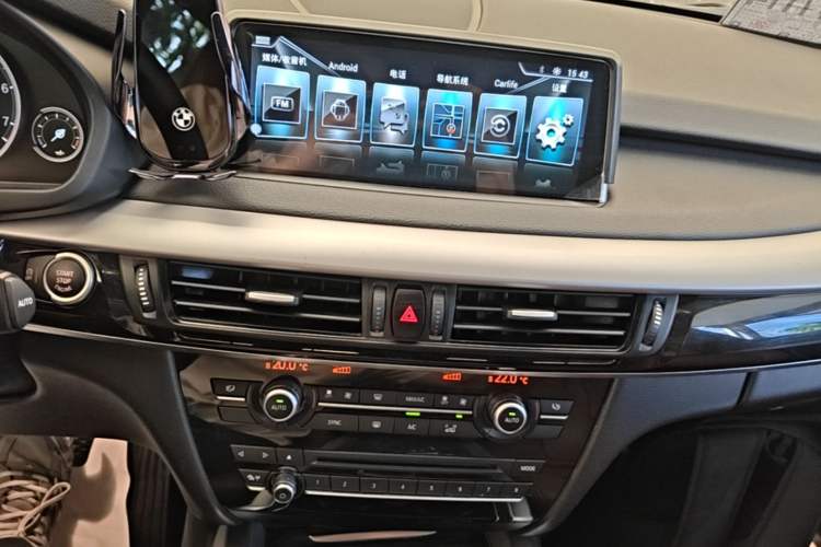 Used BMW X5 2017 xDrive35i Middle East Audio And AC Panel