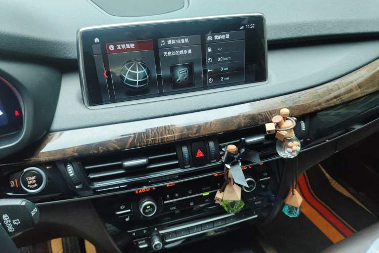 Used BMW X5 2017 xDrive28i Audio And AC Panel